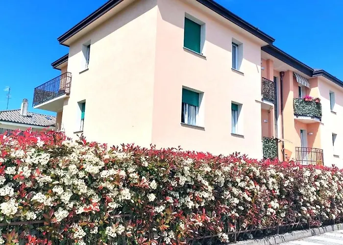 Апартаменты Nana House *